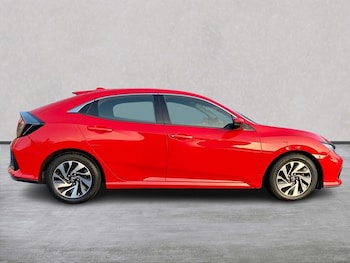 Used Honda Civic 2018 for sale - 76957531: Photo