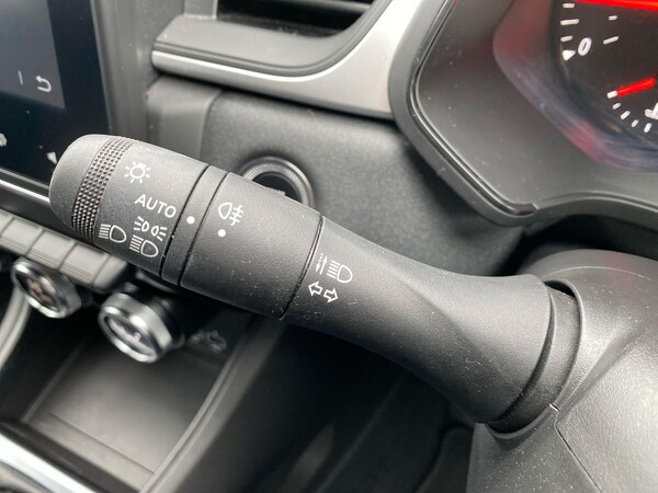 Used Renault Captur 2023 for sale - 76171506: Photo 29