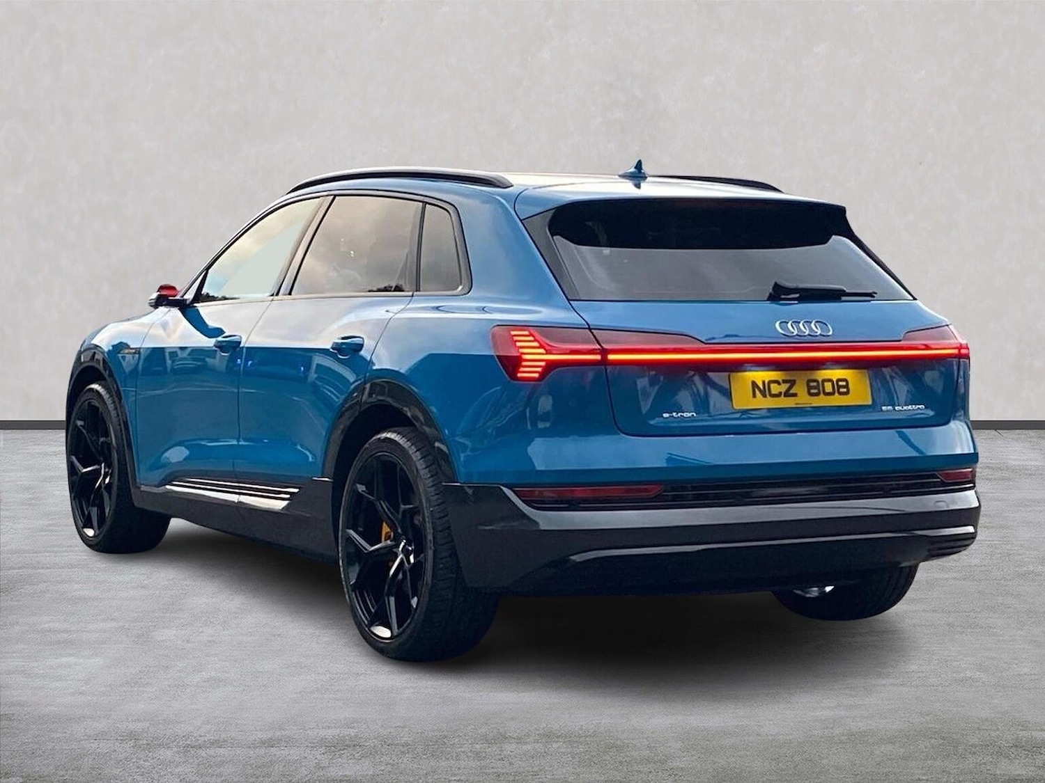 Used Audi e-tron 2019 for sale - 76450516: Photo 2