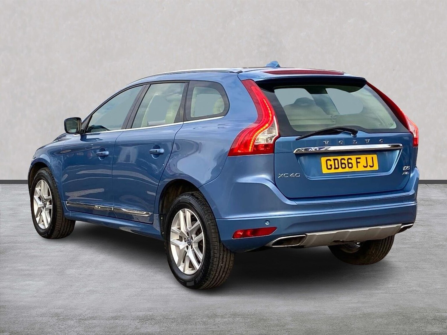 Used Volvo XC60 2016 for sale - 76931607: Photo 2
