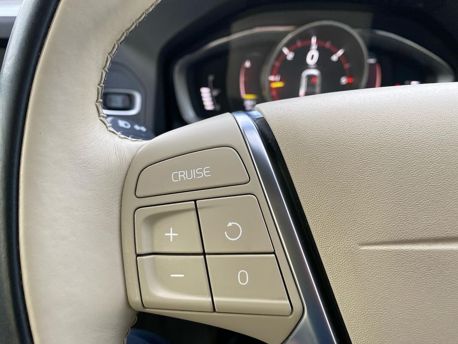 Used Volvo XC60 2016 for sale - 76931607: Photo 26