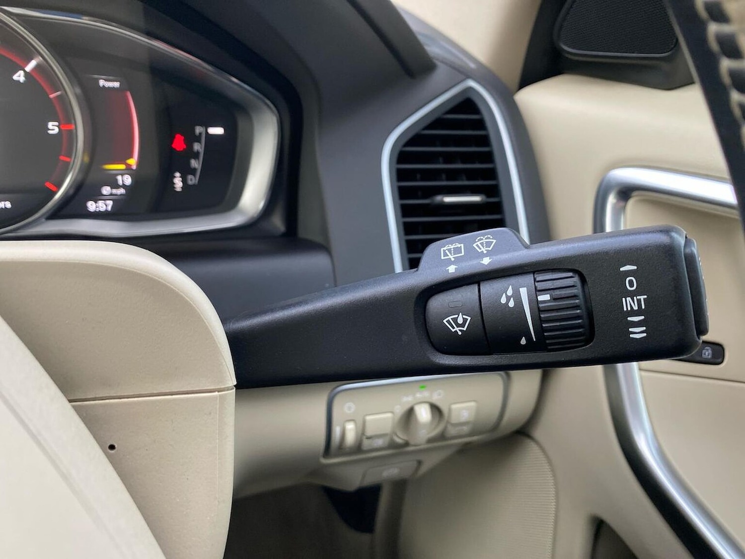 Used Volvo XC60 2016 for sale - 76931607: Photo 28