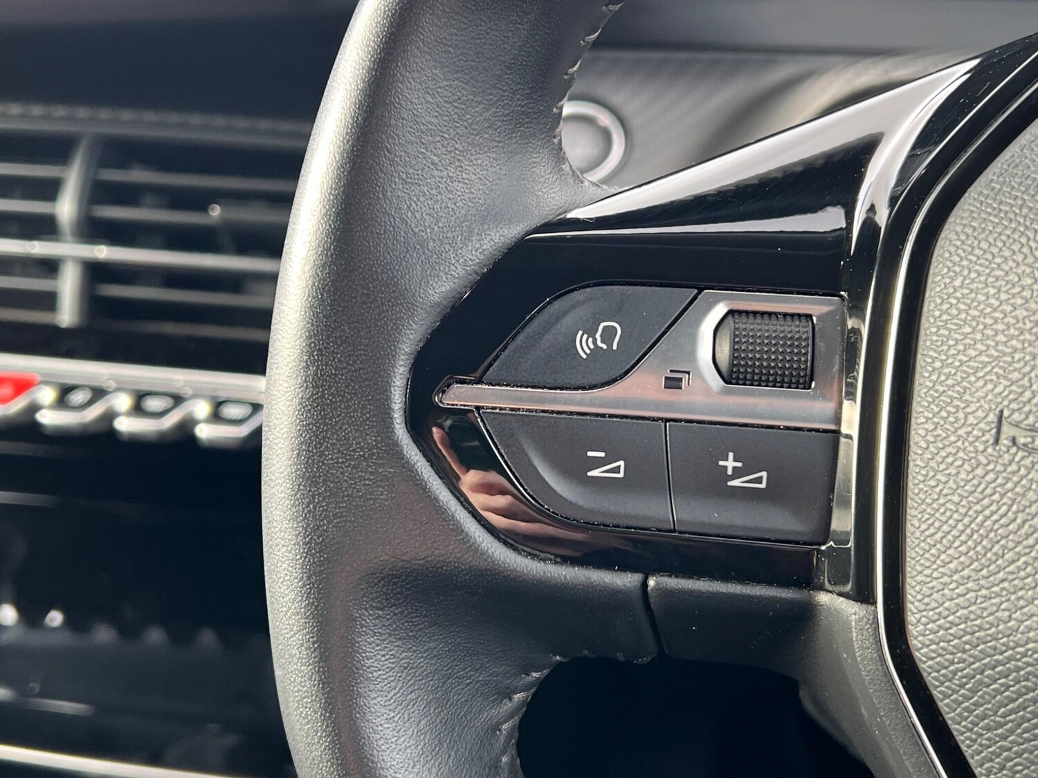 Used Peugeot 2008 2021 for sale - 77166475: Photo 41