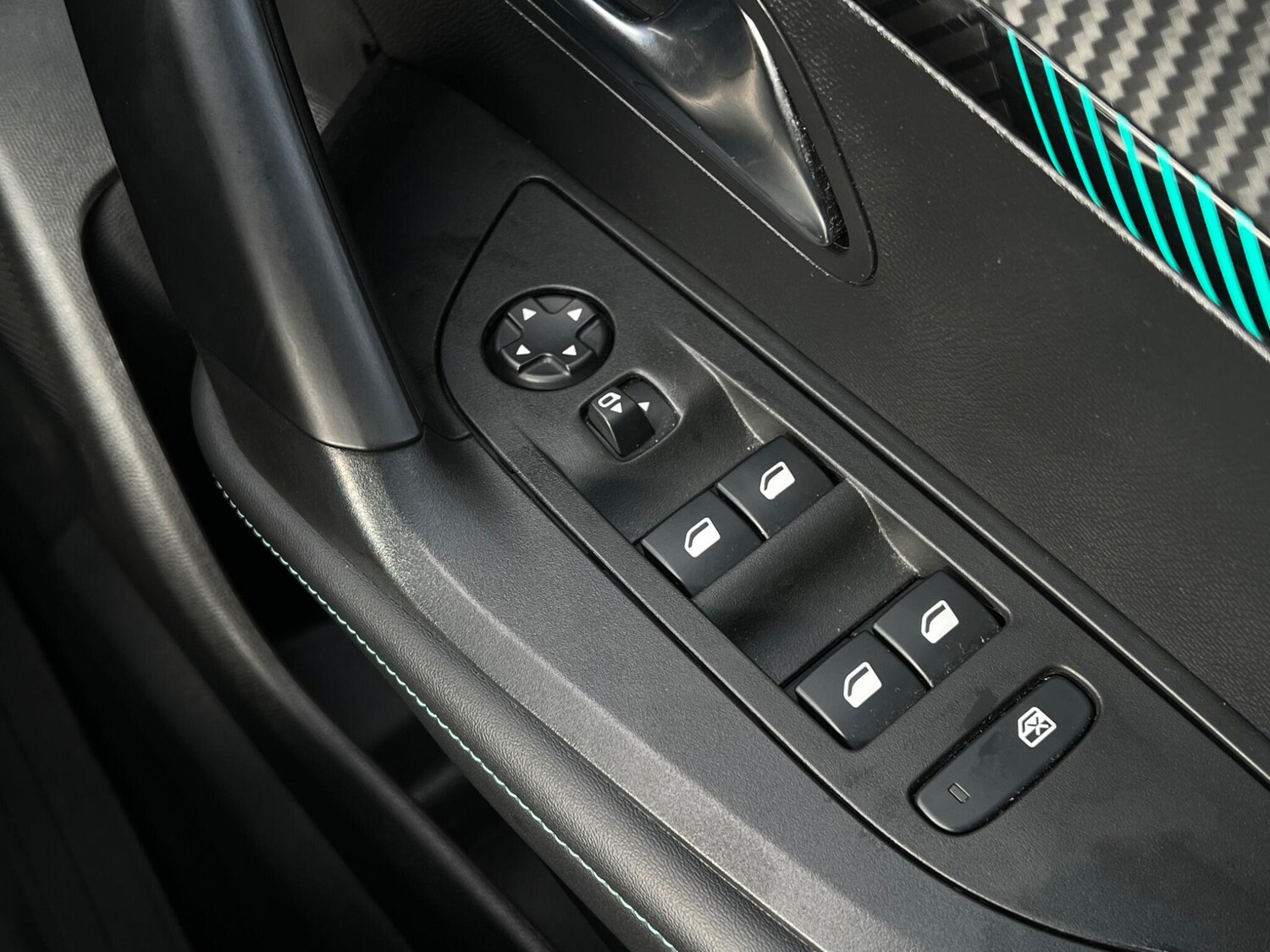 Used Peugeot 2008 2021 for sale - 77166475: Photo 42