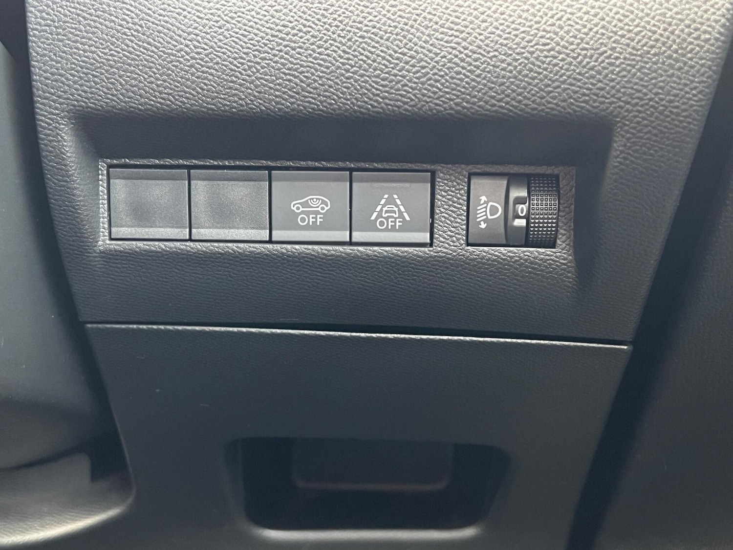 Used Peugeot 2008 2021 for sale - 77166475: Photo 43