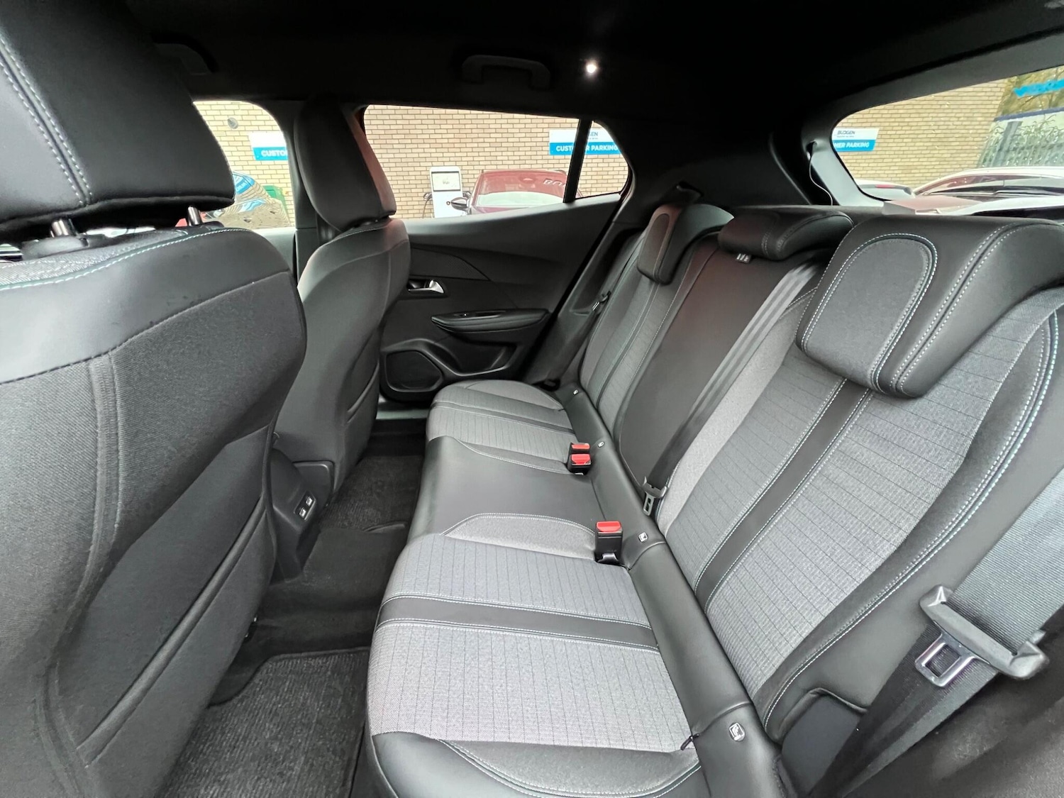 Used Peugeot 2008 2023 for sale - 76753125: Photo 33