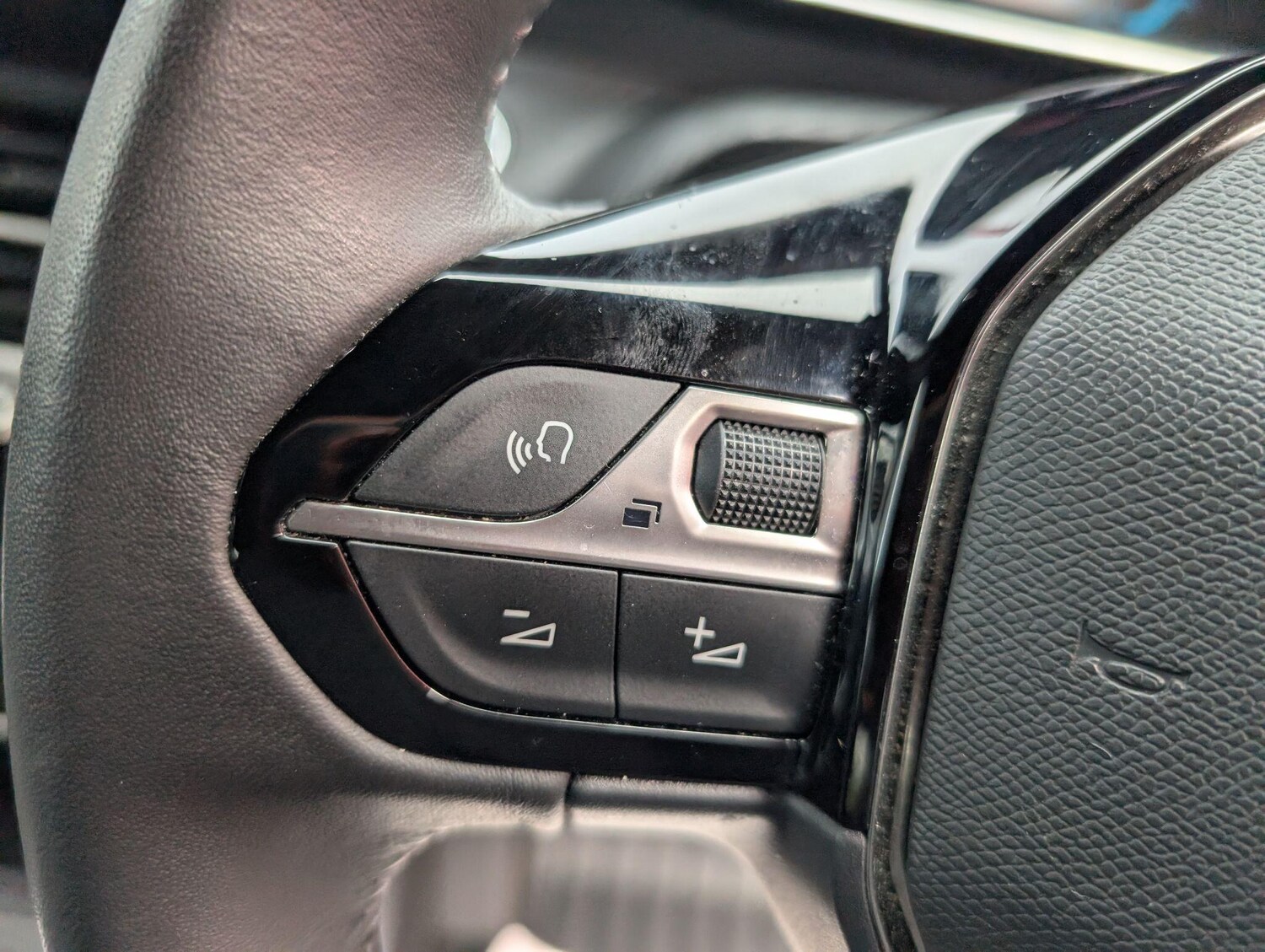 Used Peugeot 2008 2023 for sale - 75884980: Photo 35