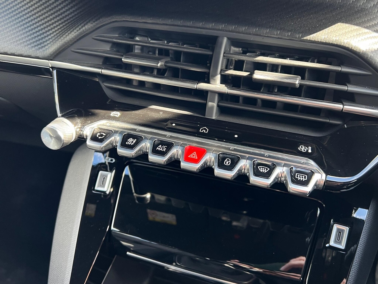 Used Peugeot 2008 2024 for sale - 77658651: Photo 32