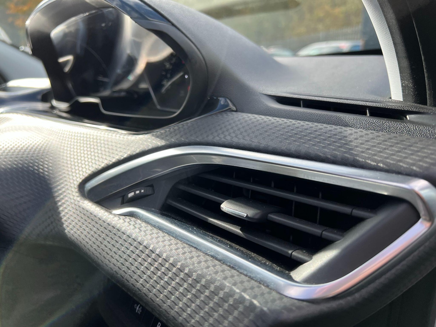 Used Peugeot 208 2019 for sale - 76398490: Photo 30