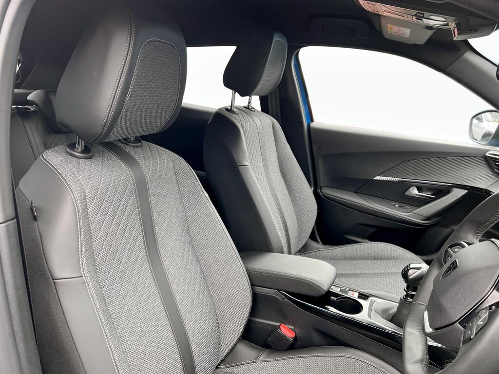 Used Peugeot 2008 2023 for sale - 77387123: Photo 8