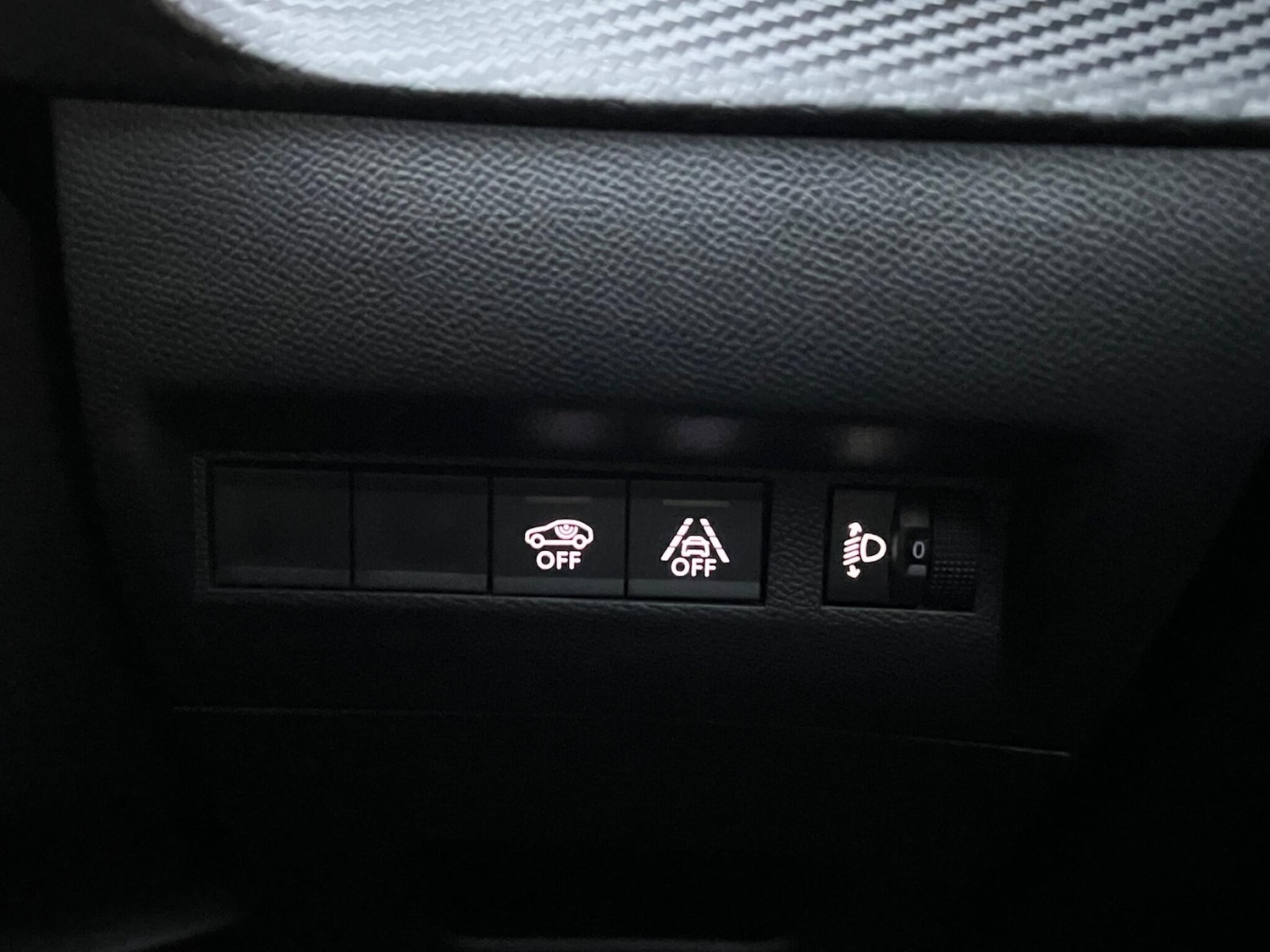 Used Peugeot 2008 2023 for sale - 76398148: Photo 27