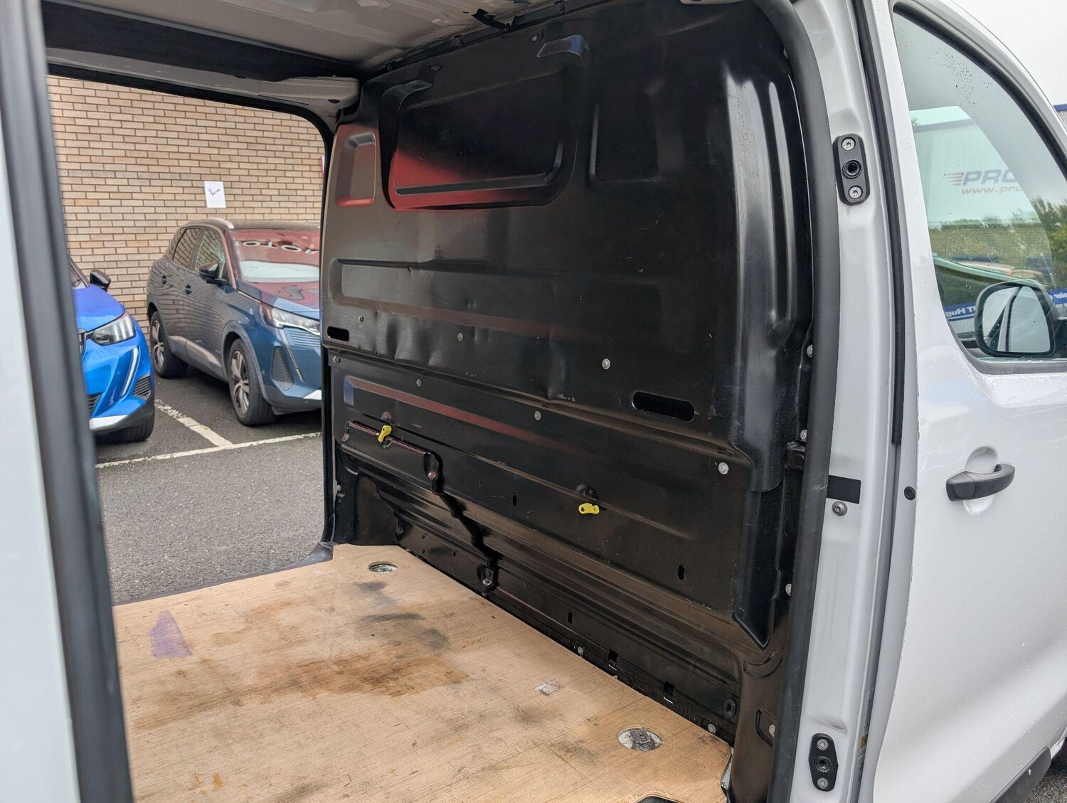 Used Peugeot Expert 2023 for sale - 76175050: Photo 30