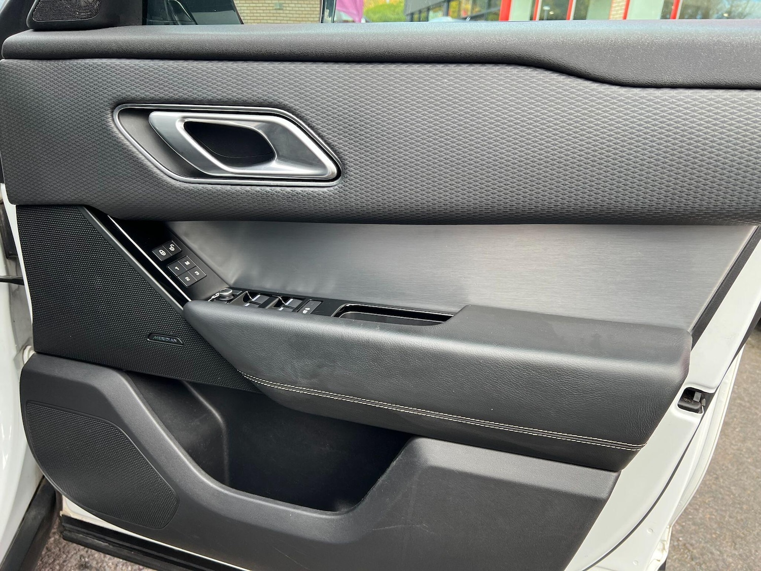 Used Land Rover Range Rover Velar 2017 for sale - 76388810: Photo 28