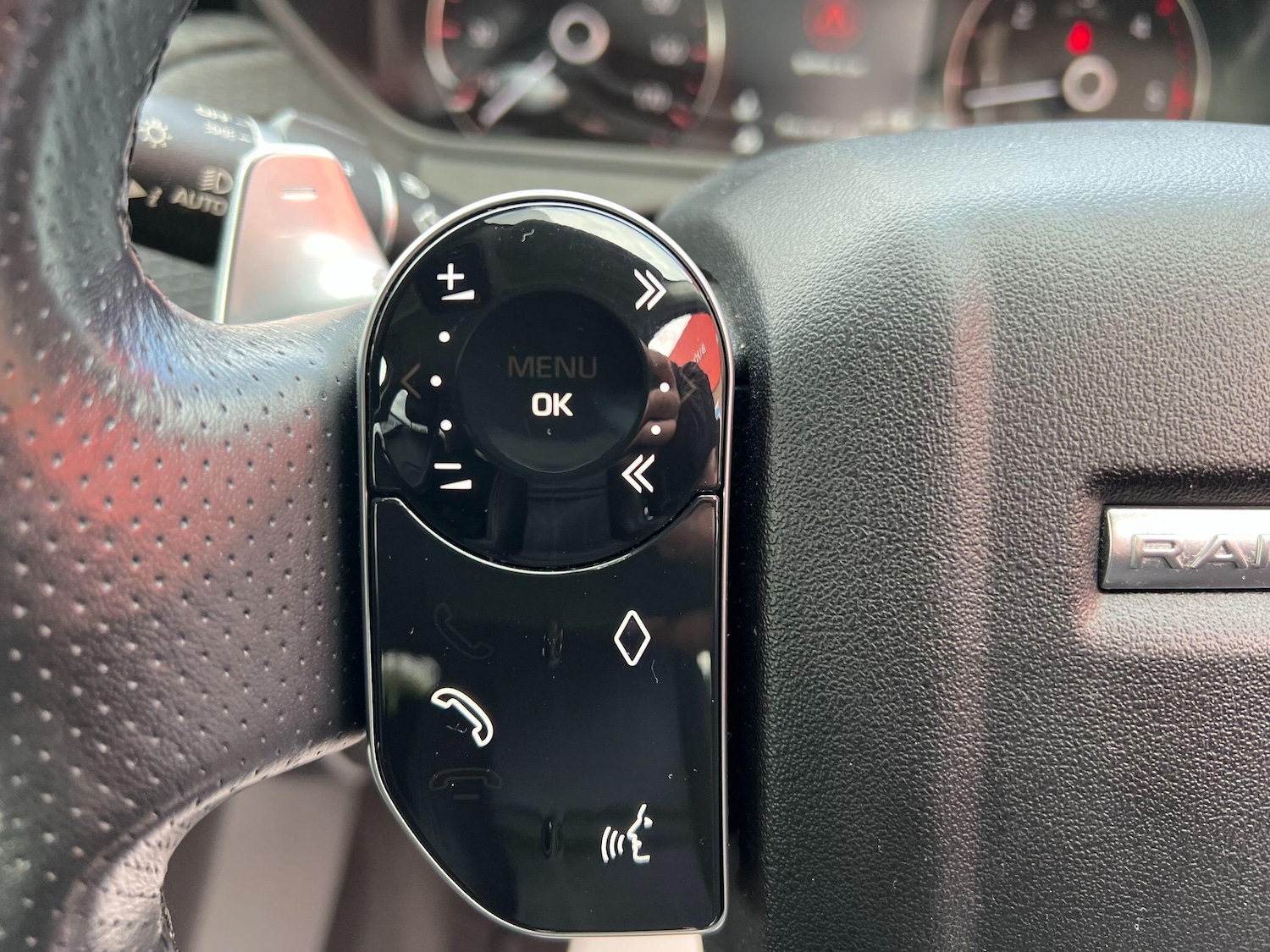 Used Land Rover Range Rover Velar 2017 for sale - 76388810: Photo 34