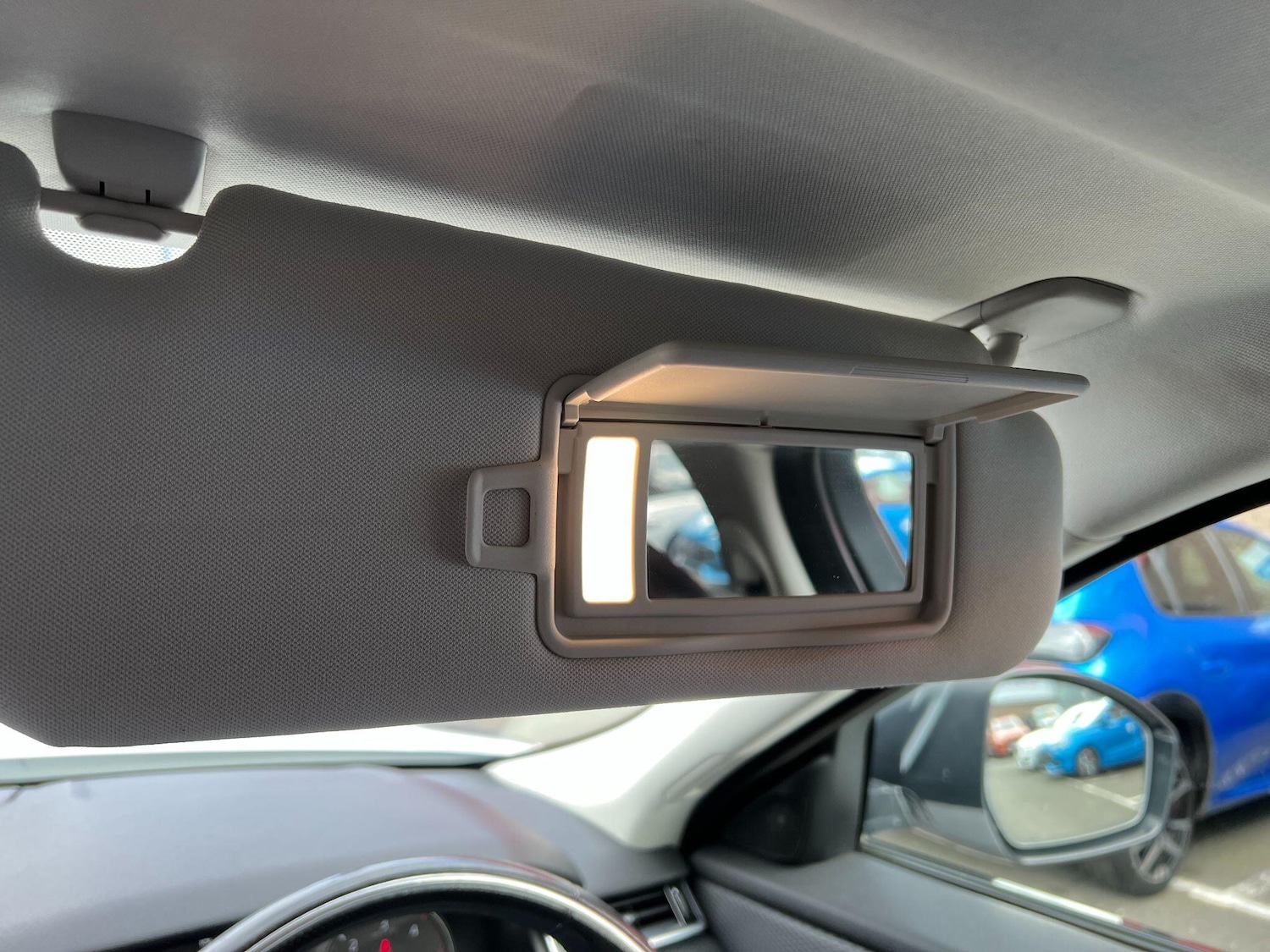 Used Land Rover Range Rover Velar 2017 for sale - 76388810: Photo 52