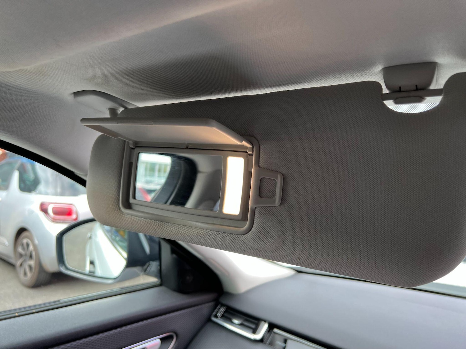 Used Land Rover Range Rover Velar 2017 for sale - 76388810: Photo 53