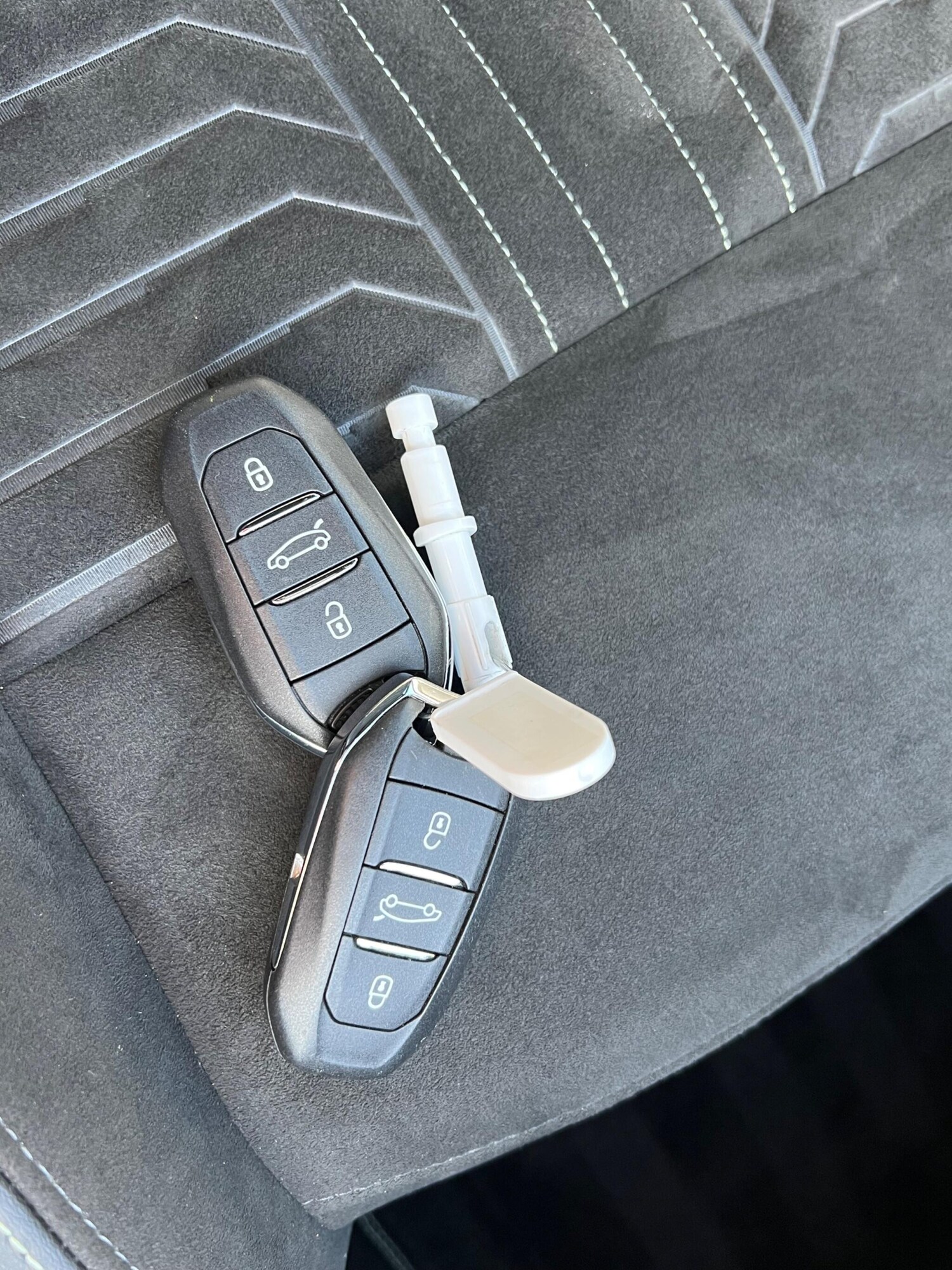 Used Peugeot E-3008 2024 for sale - 77478901: Photo 41