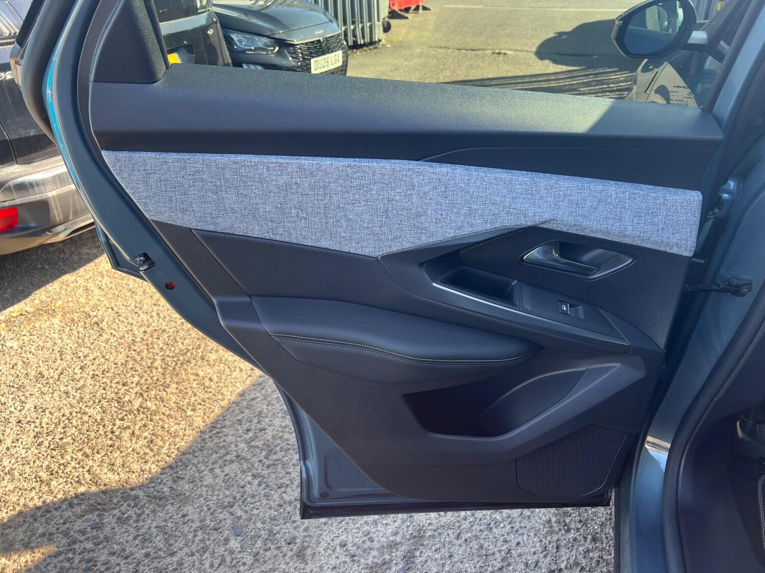 Used Peugeot E-3008 2024 for sale - 77478901: Photo 44