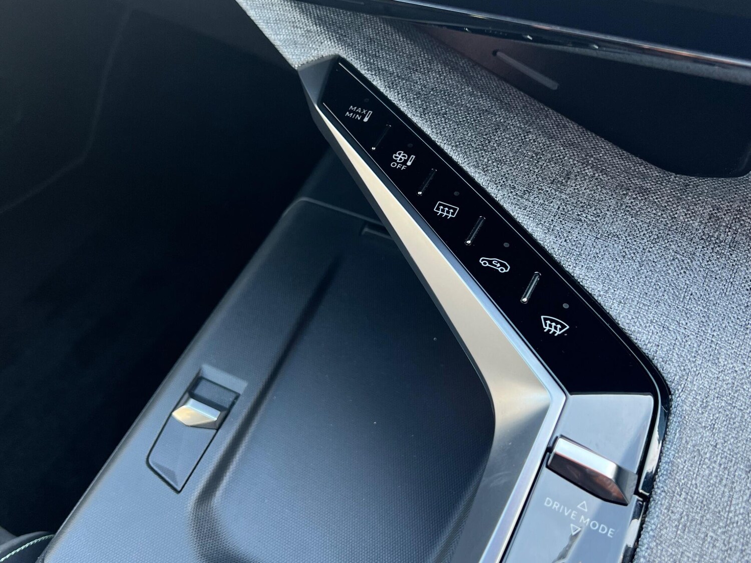 Used Peugeot E-3008 2024 for sale - 77478901: Photo 49