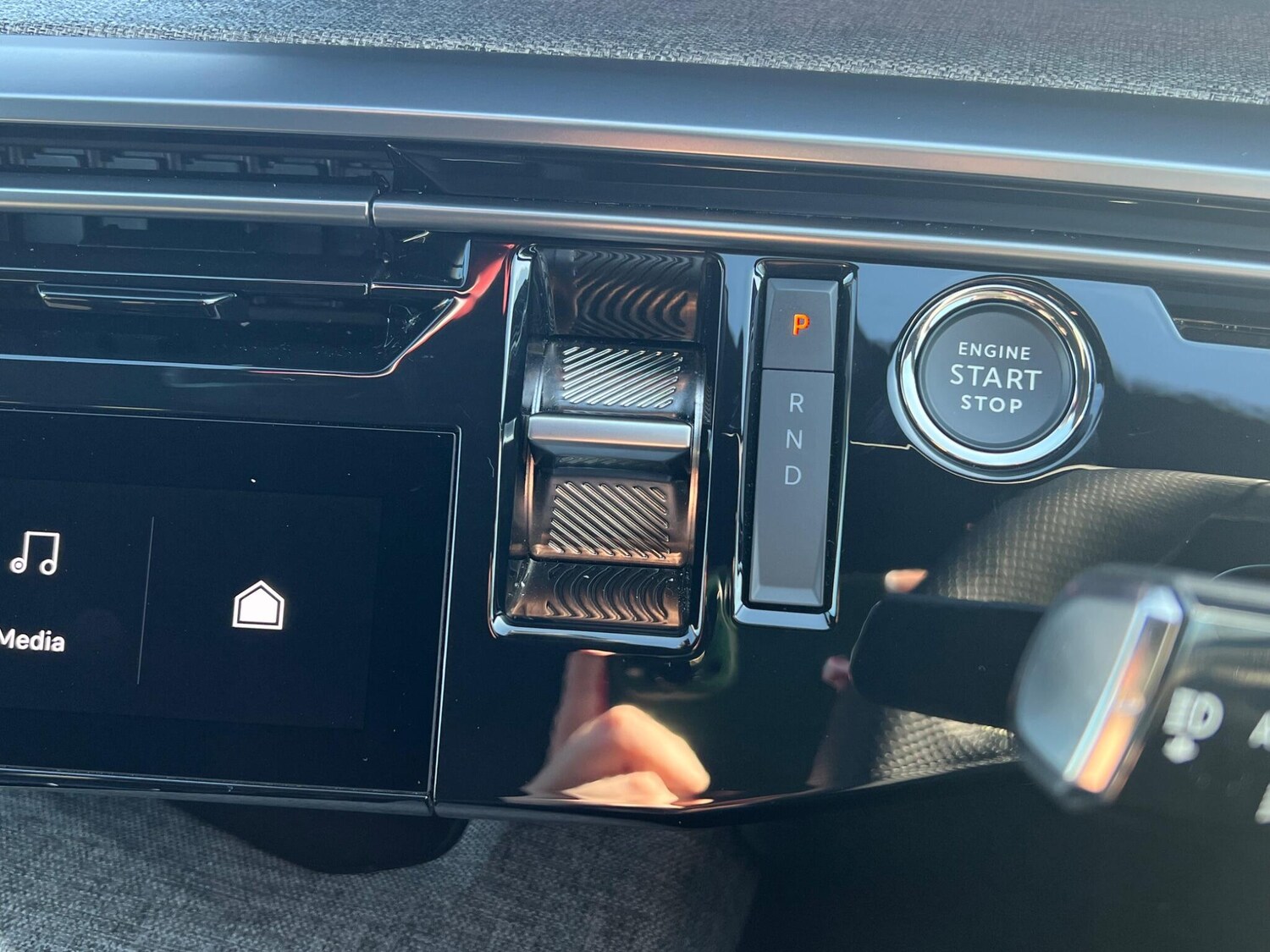 Used Peugeot E-3008 2024 for sale - 77478901: Photo 50