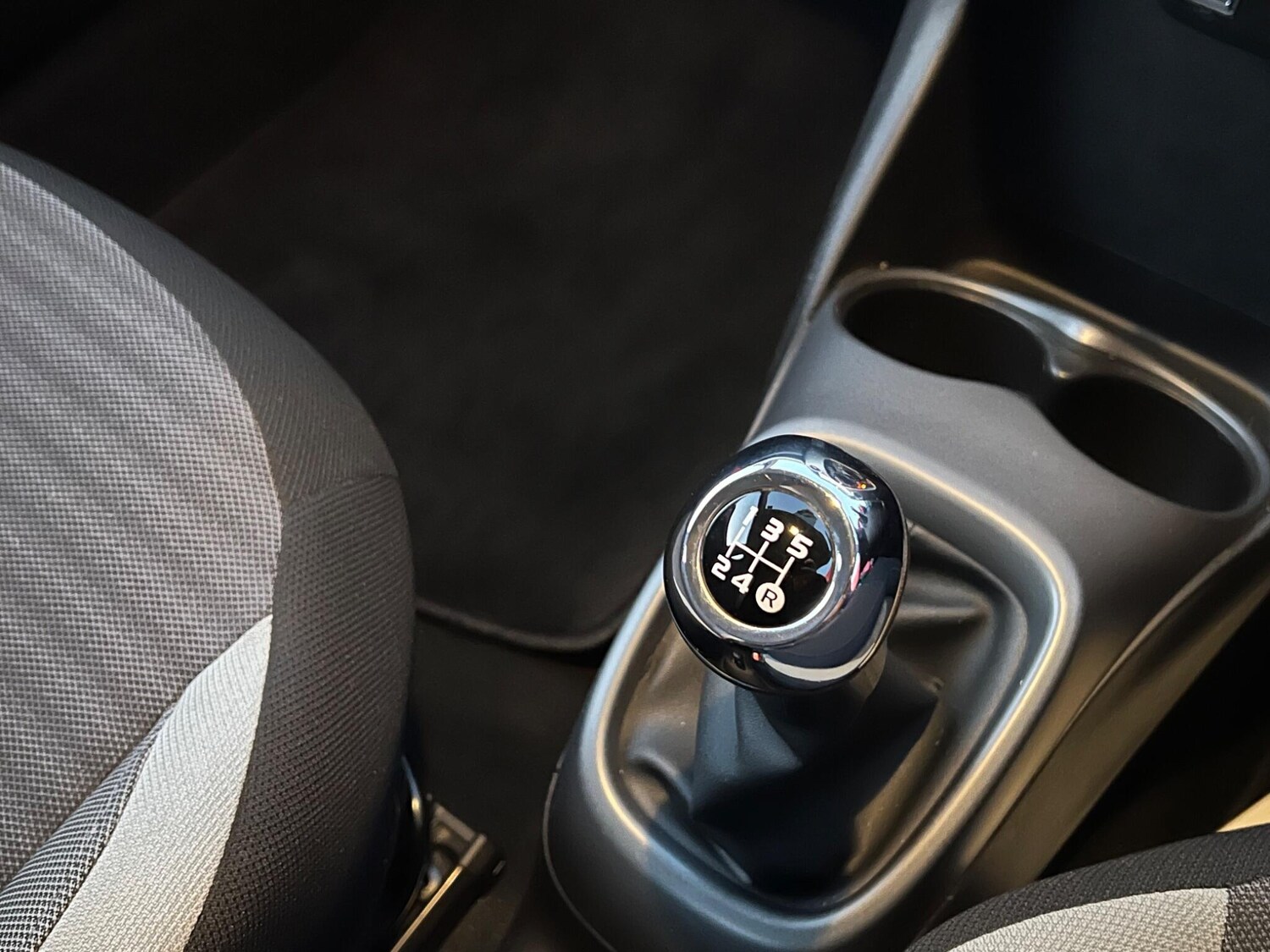 Used Toyota AYGO 2018 for sale - 76398347: Photo 19