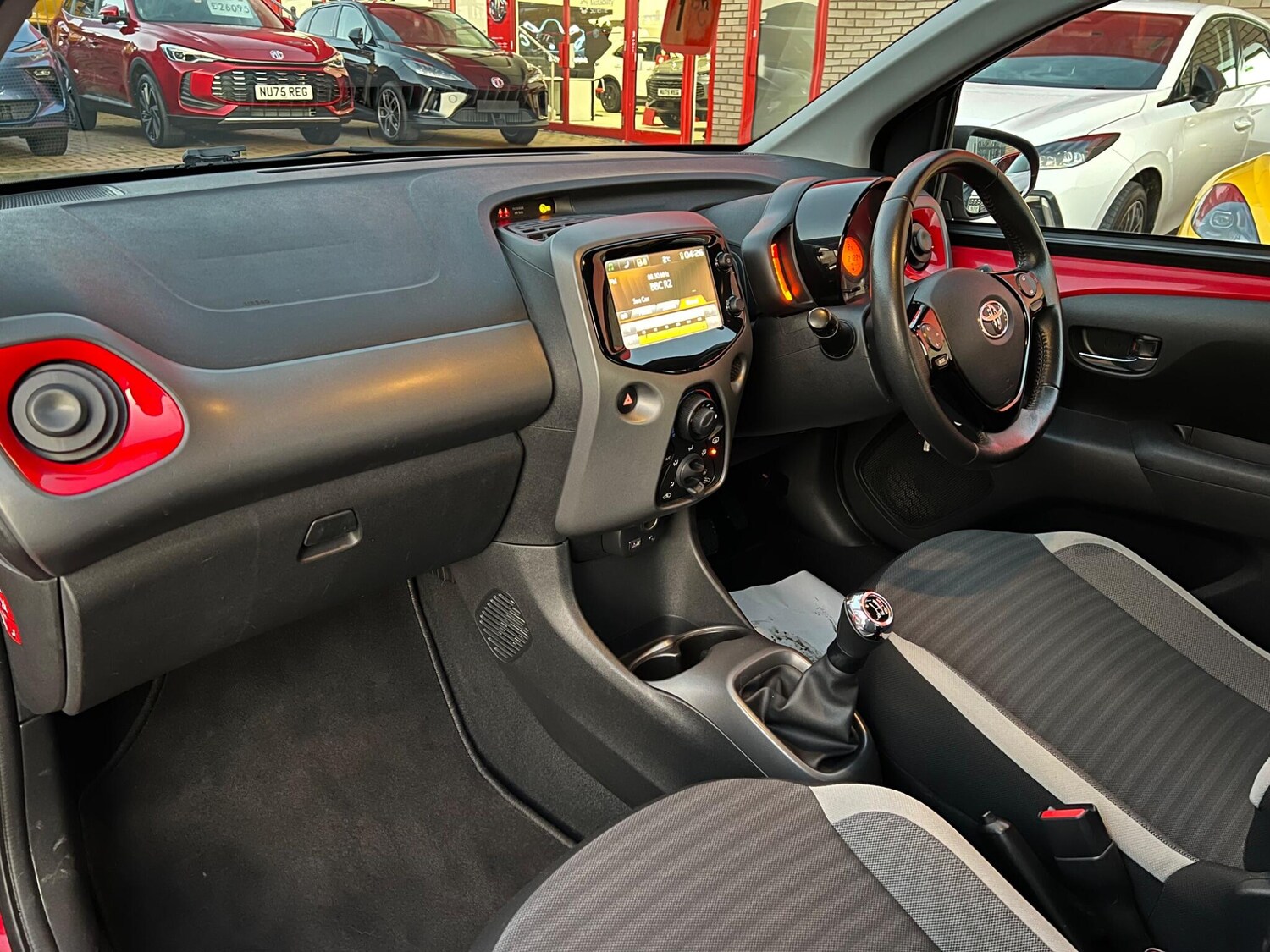 Used Toyota AYGO 2018 for sale - 76398347: Photo 22