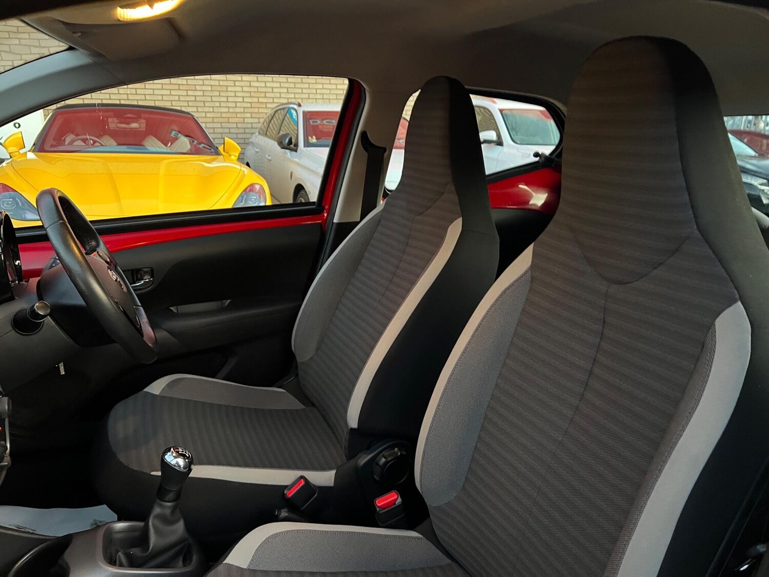 Used Toyota AYGO 2018 for sale - 76398347: Photo 24