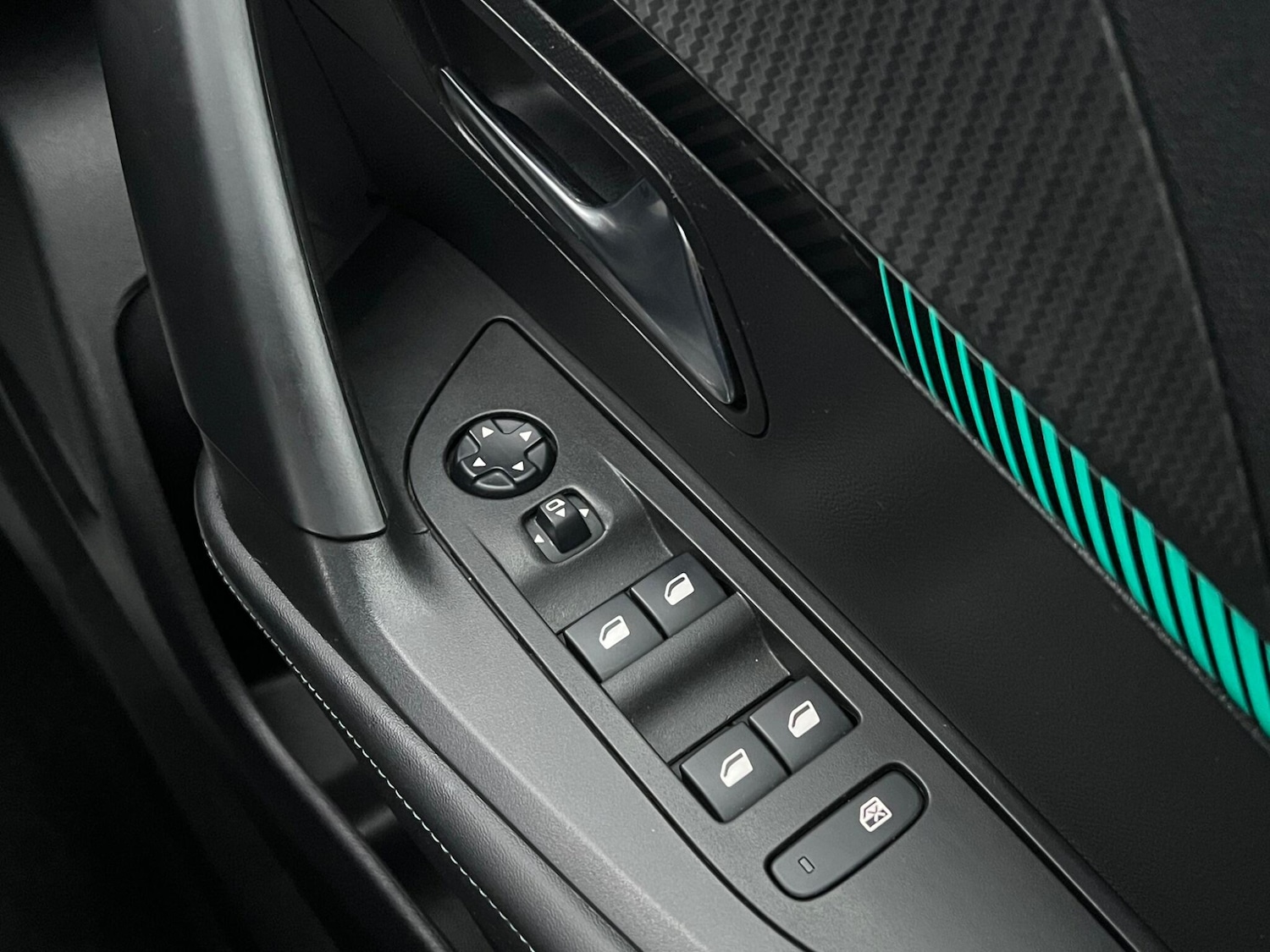 Used Peugeot 2008 2021 for sale - 77278590: Photo 25