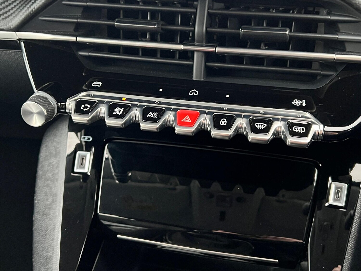 Used Peugeot 208 2024 for sale - 77396652: Photo 32