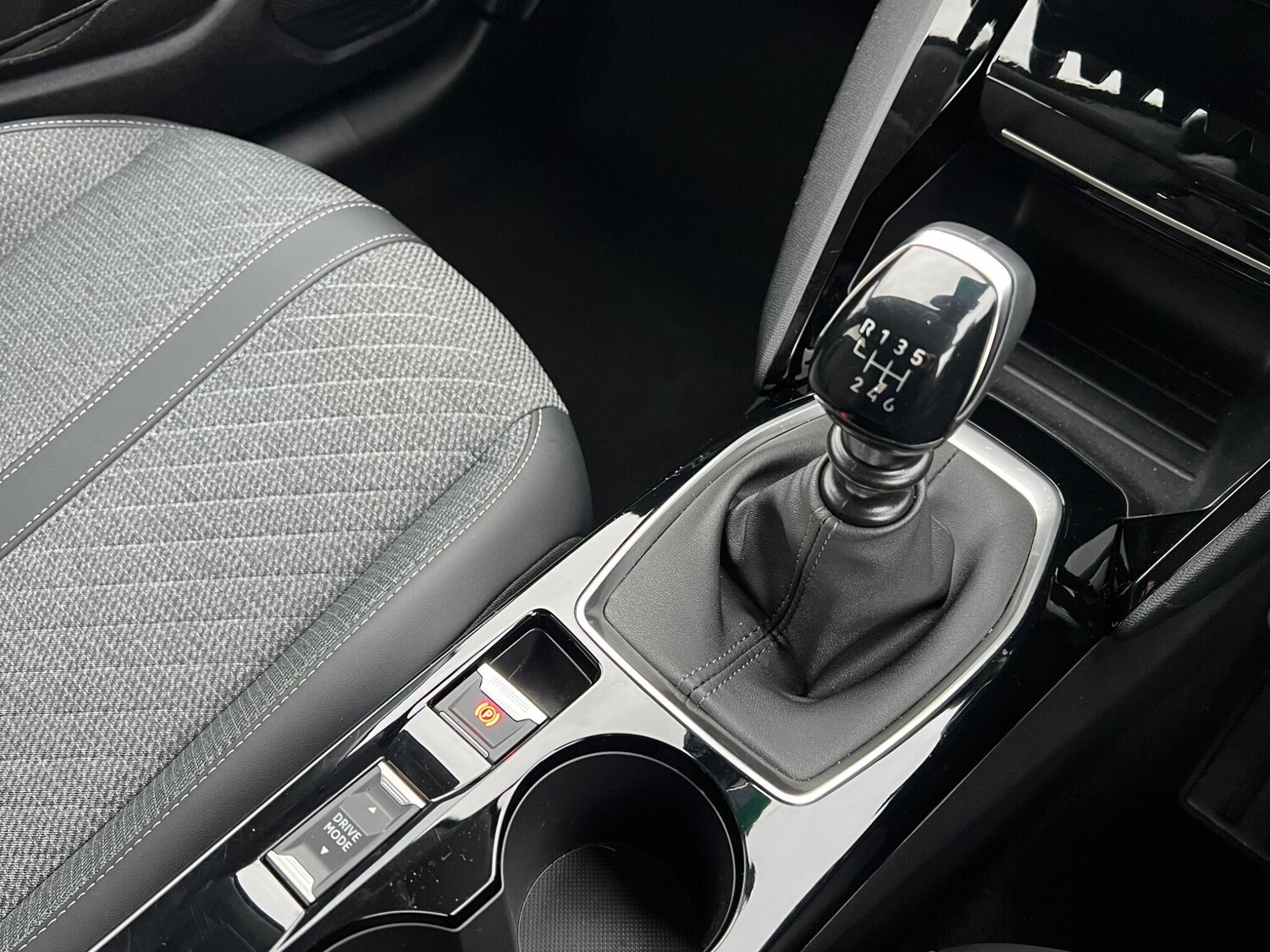 Used Peugeot 208 2024 for sale - 77396652: Photo 37