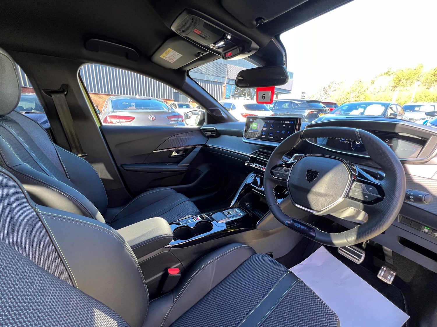 Used Peugeot 208 2024 for sale - 76657853: Photo 2