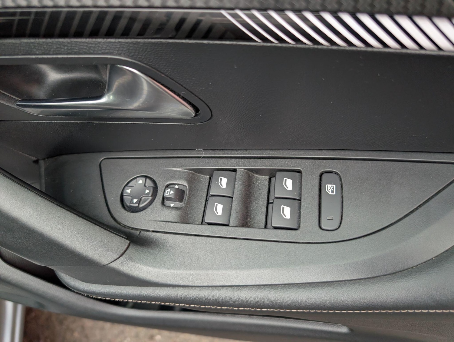 Used Peugeot 2008 2023 for sale - 76753044: Photo 29