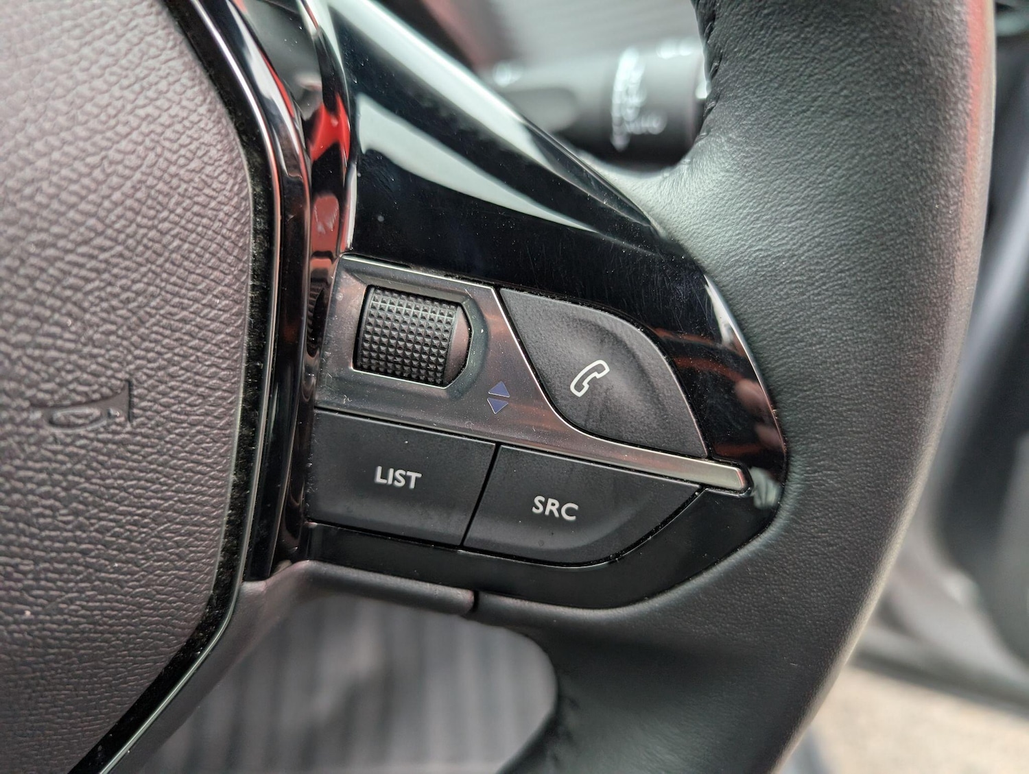 Used Peugeot 2008 2023 for sale - 76753044: Photo 32