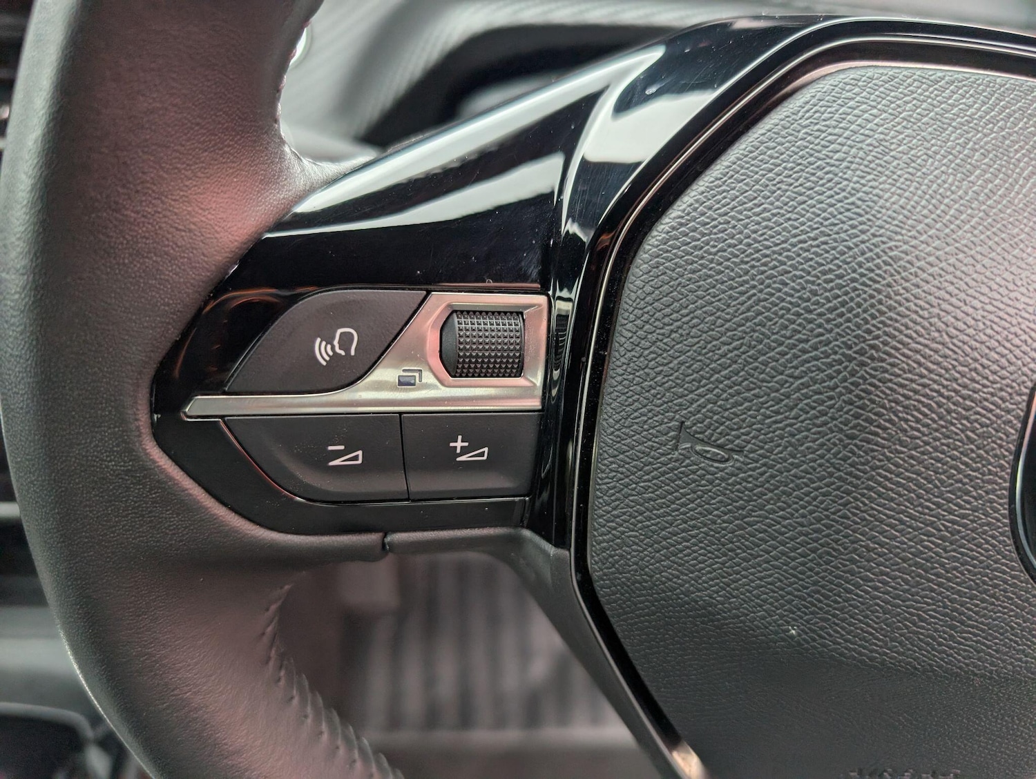 Used Peugeot 2008 2023 for sale - 76753044: Photo 34