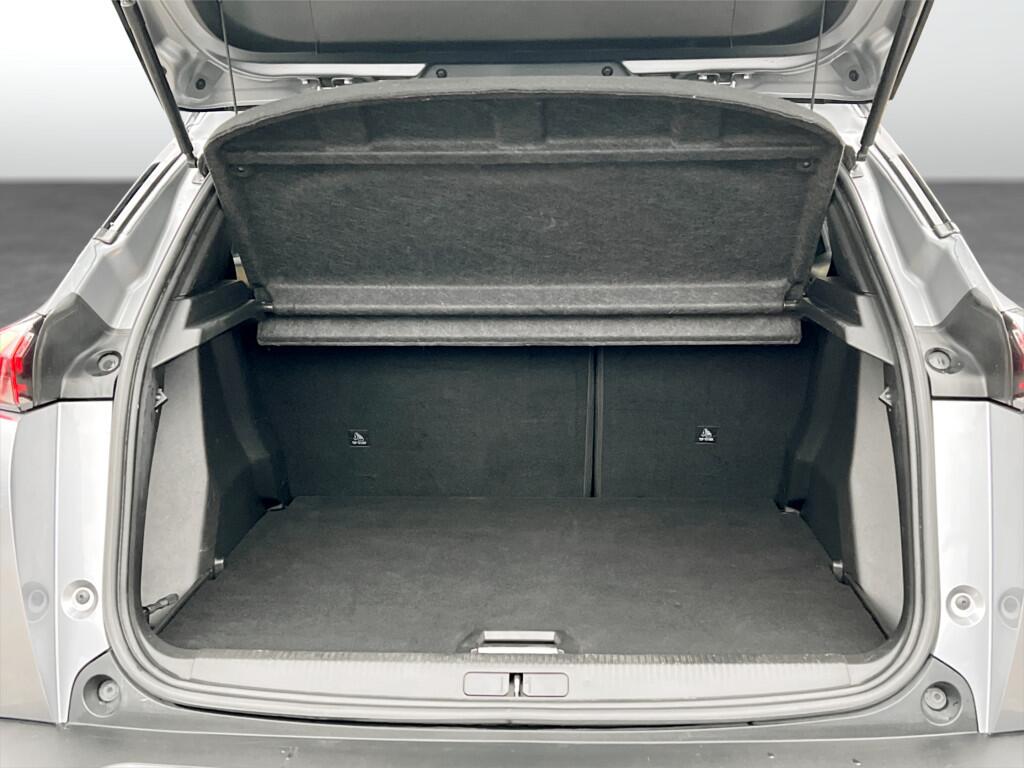 Used Peugeot E-2008 2022 for sale - 77387478: Photo 18