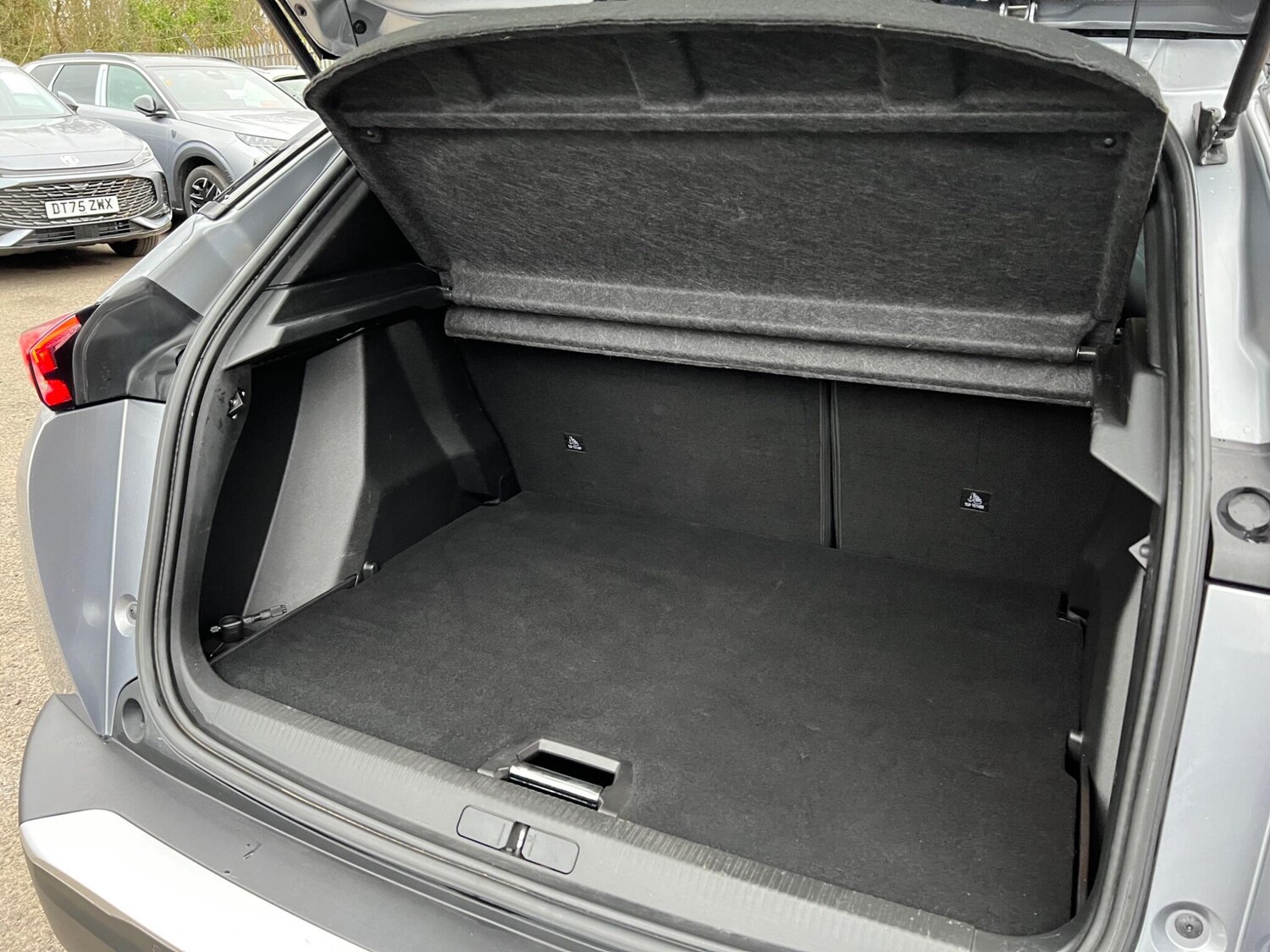 Used Peugeot E-2008 2022 for sale - 77387478: Photo 22