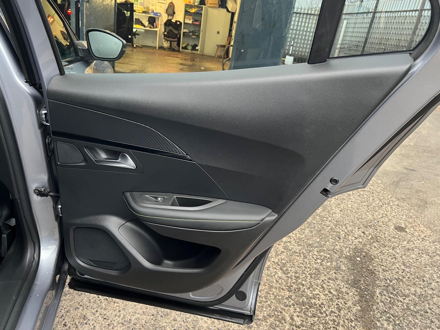 Used Peugeot E-2008 2022 for sale - 77387478: Photo 30