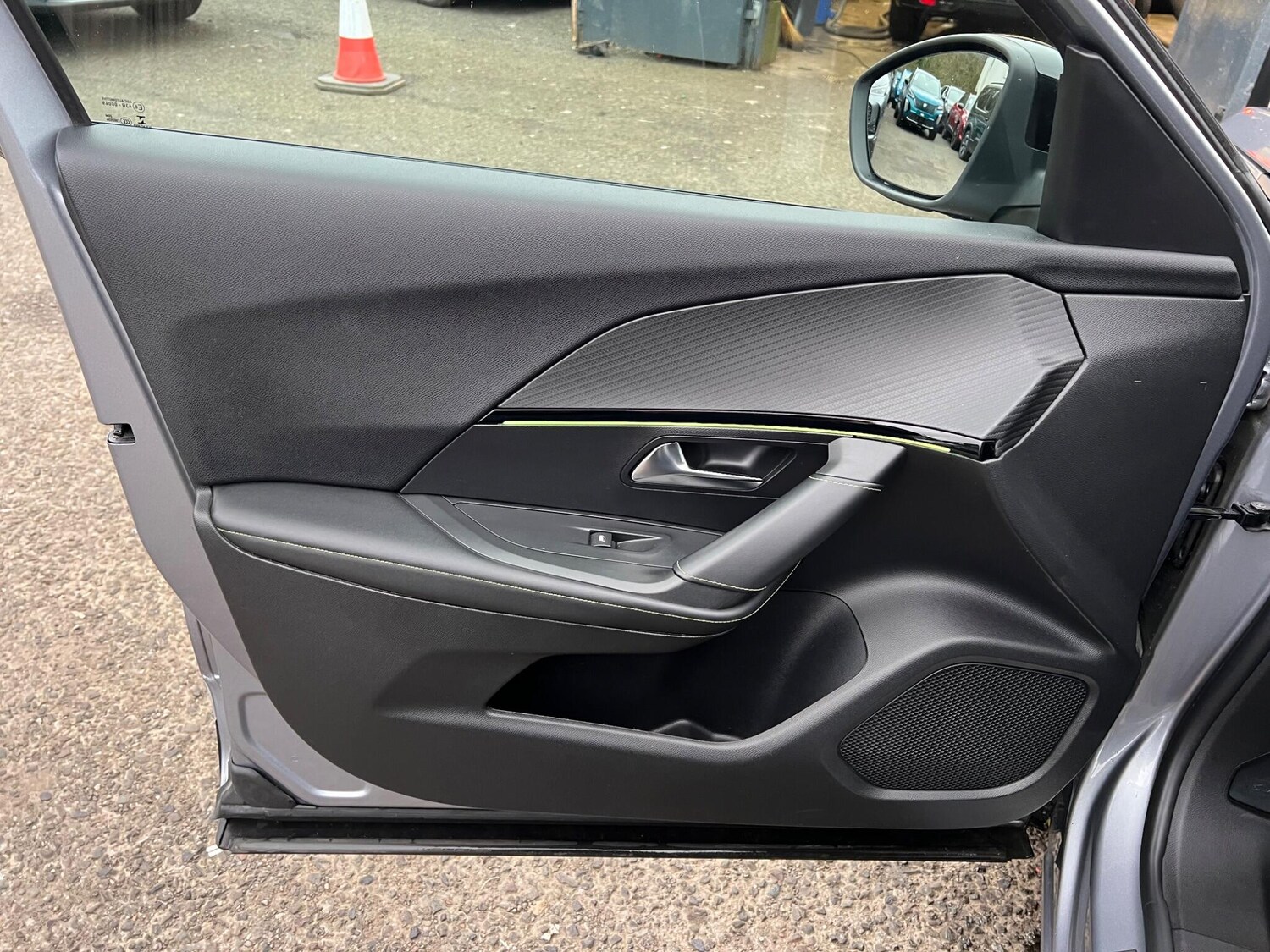 Used Peugeot E-2008 2022 for sale - 77387478: Photo 32