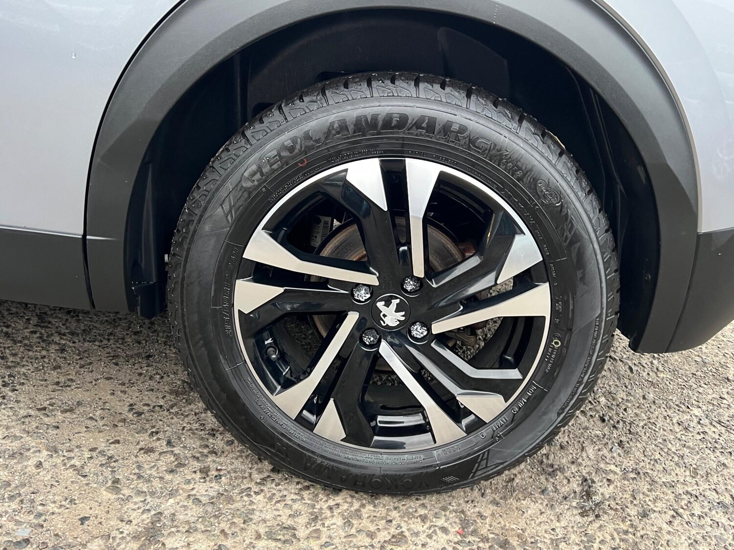 Used Peugeot E-2008 2022 for sale - 77387478: Photo 36