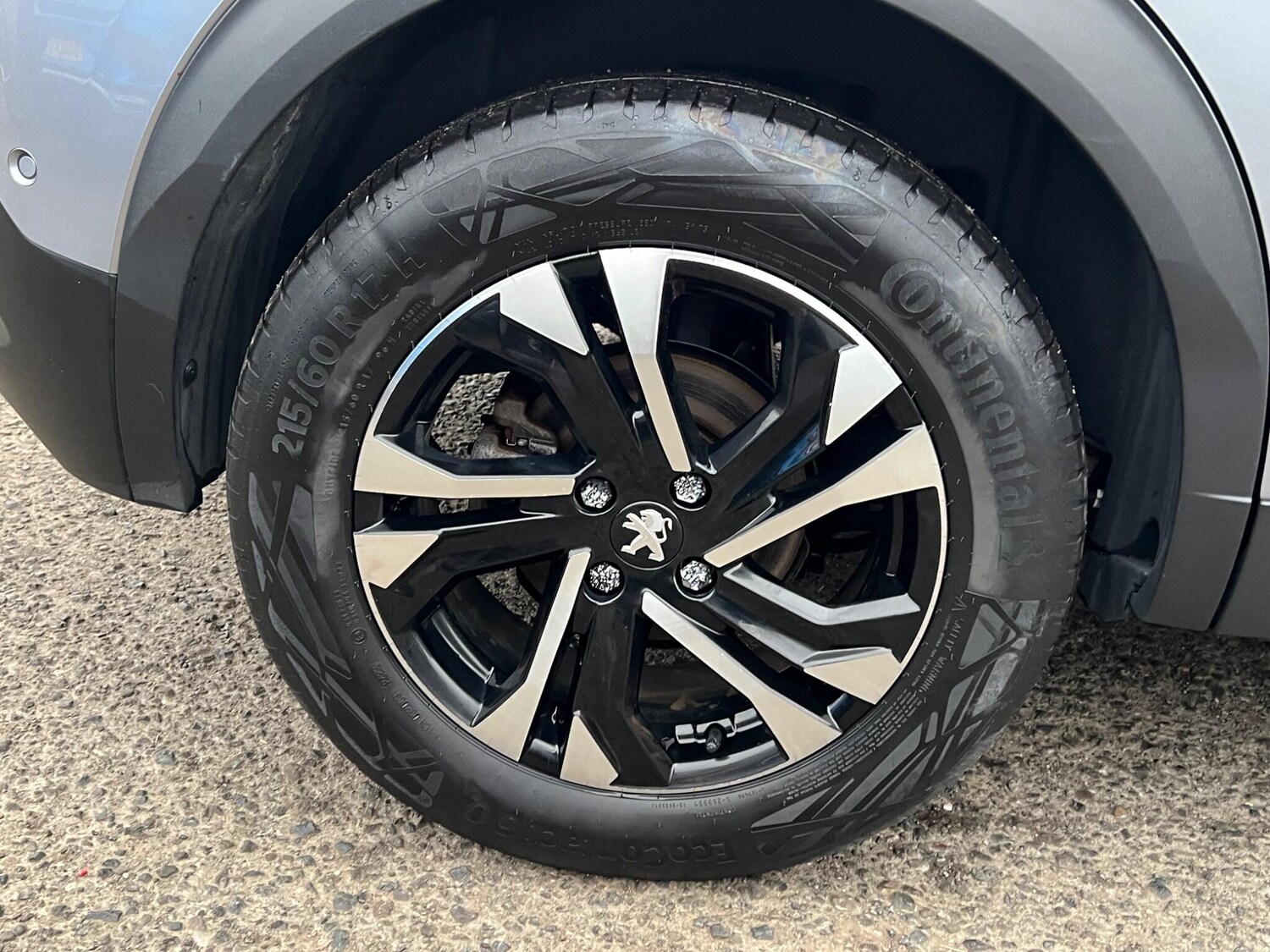 Used Peugeot E-2008 2022 for sale - 77387478: Photo 41