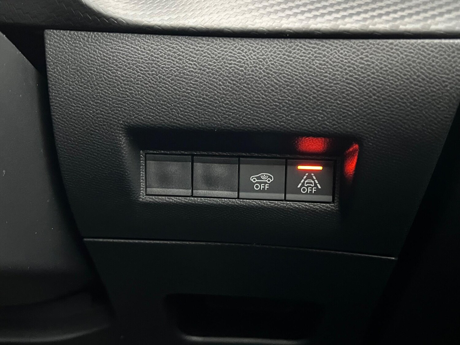 Used Peugeot E-2008 2022 for sale - 77387478: Photo 47