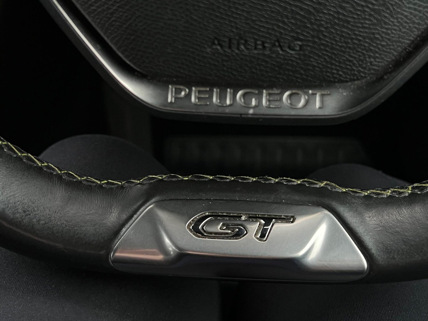 Used Peugeot E-2008 2022 for sale - 77387478: Photo 48