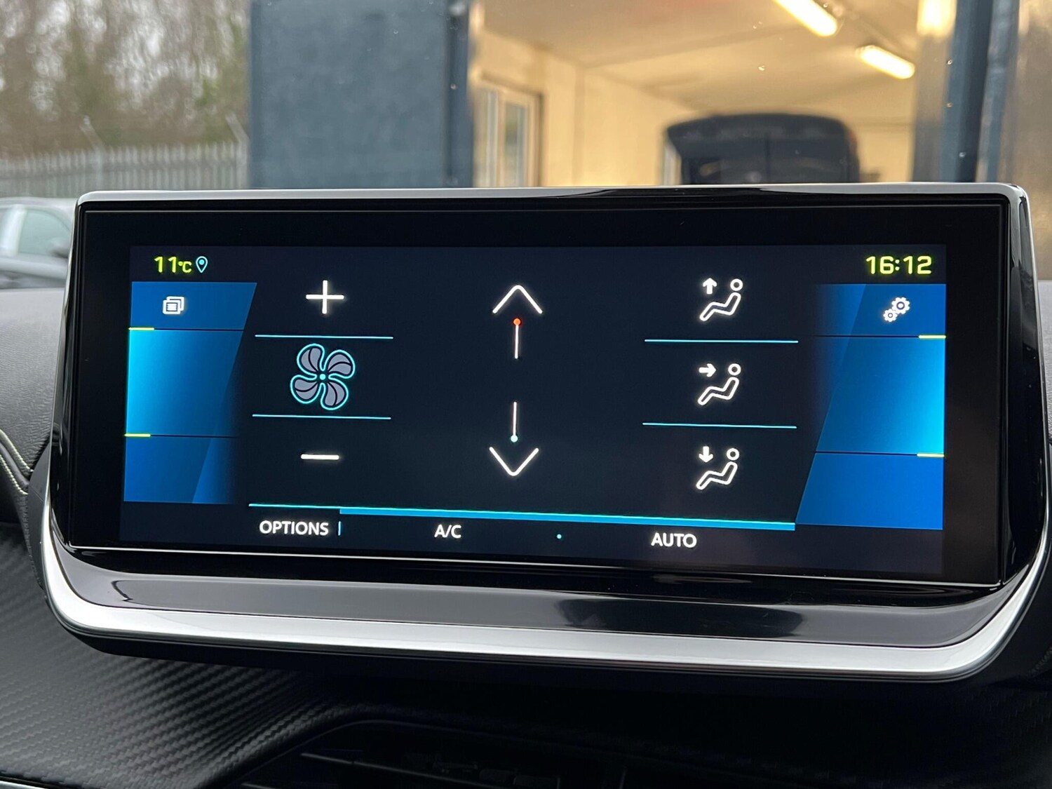 Used Peugeot E-2008 2022 for sale - 77387478: Photo 49