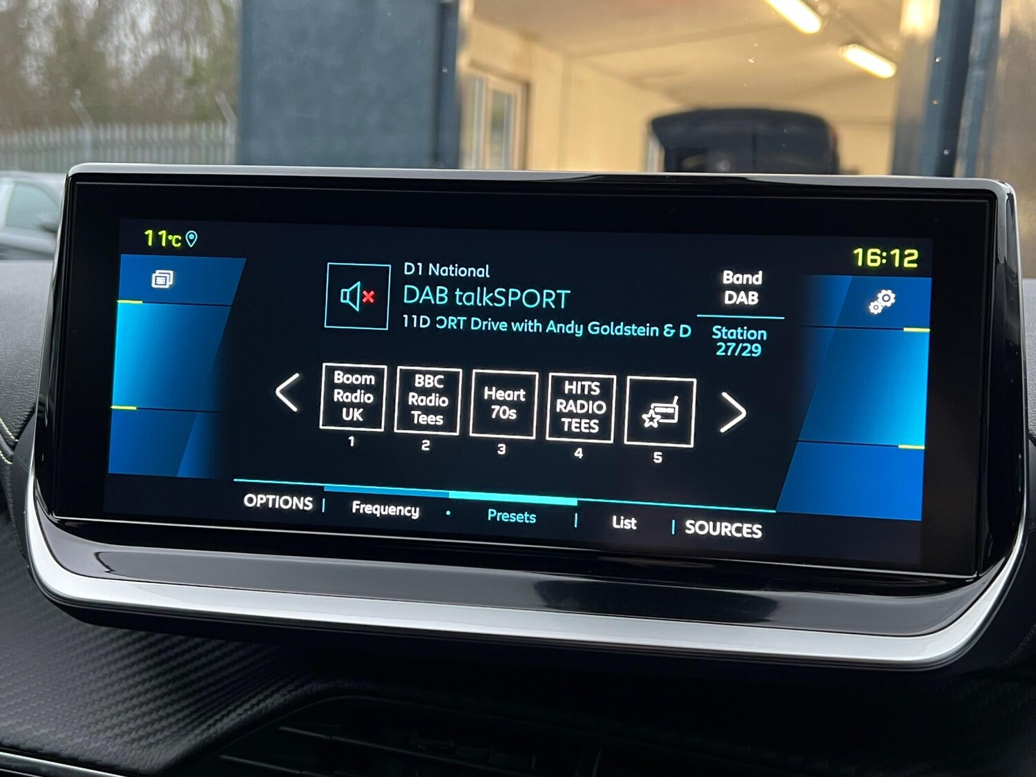 Used Peugeot E-2008 2022 for sale - 77387478: Photo 52