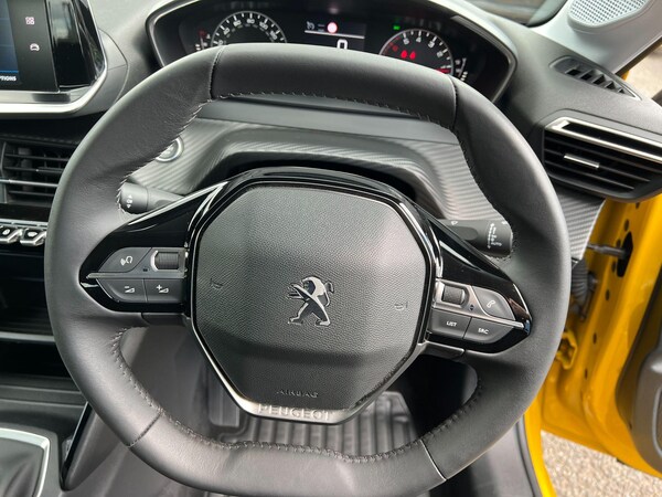Used Peugeot 208 2022 for sale - 75577520: Photo 33