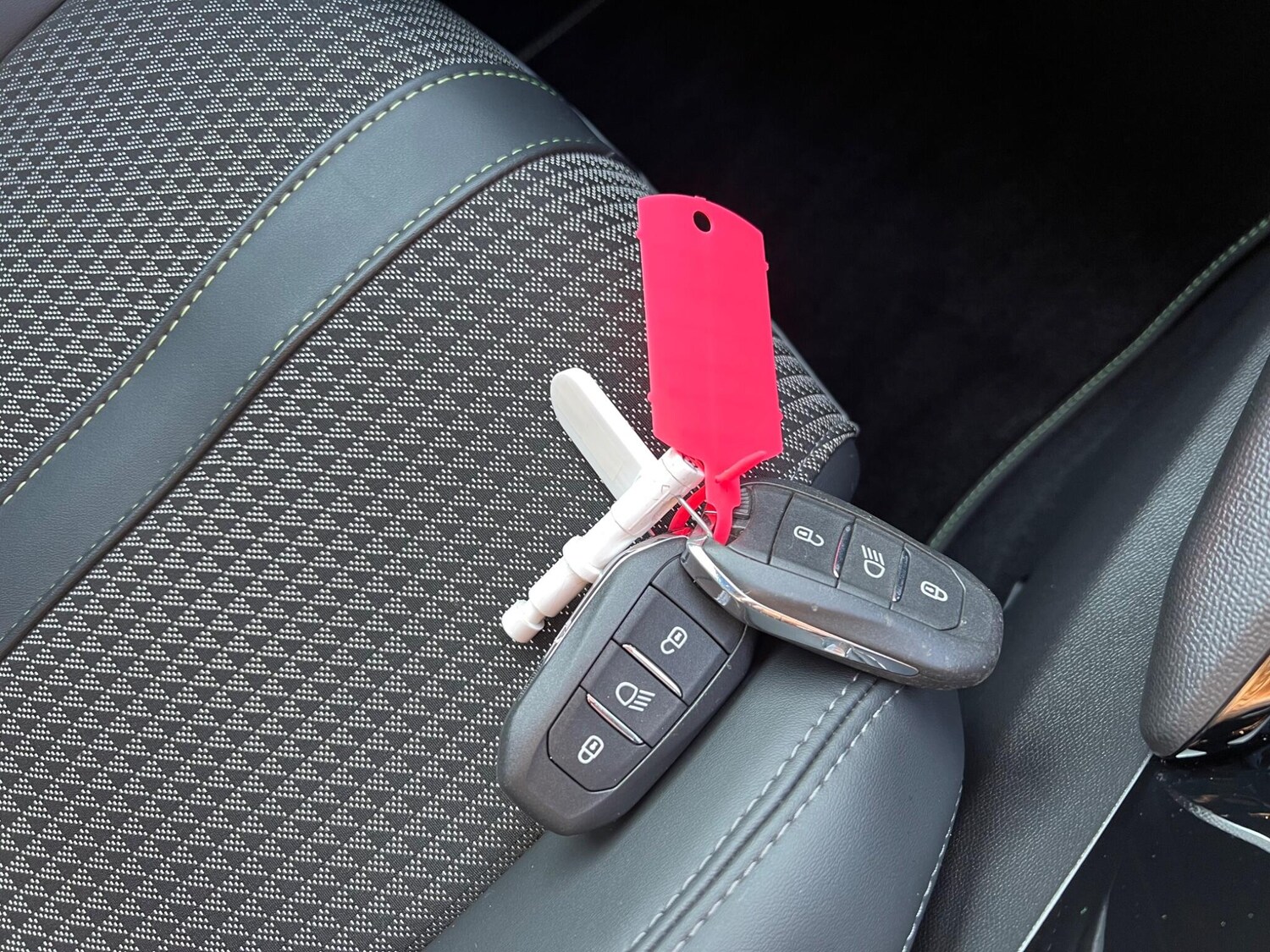 Used Peugeot E-208 2022 for sale - 77411292: Photo 36