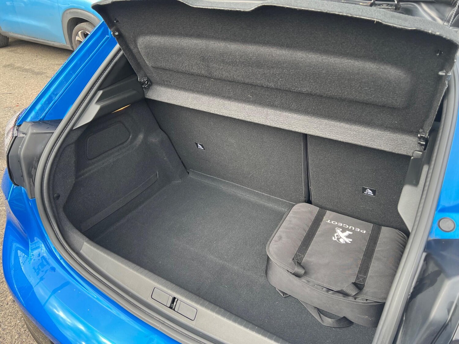 Used Peugeot E-208 2022 for sale - 77411292: Photo 40