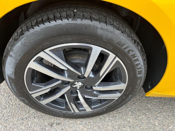 Used Peugeot 208 2023 for sale - 75225832: Photo 60