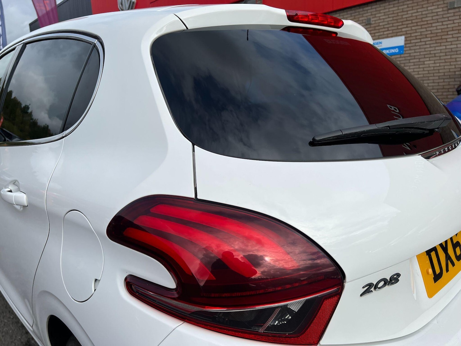 Used Peugeot 208 2017 for sale - 76399252: Photo 10