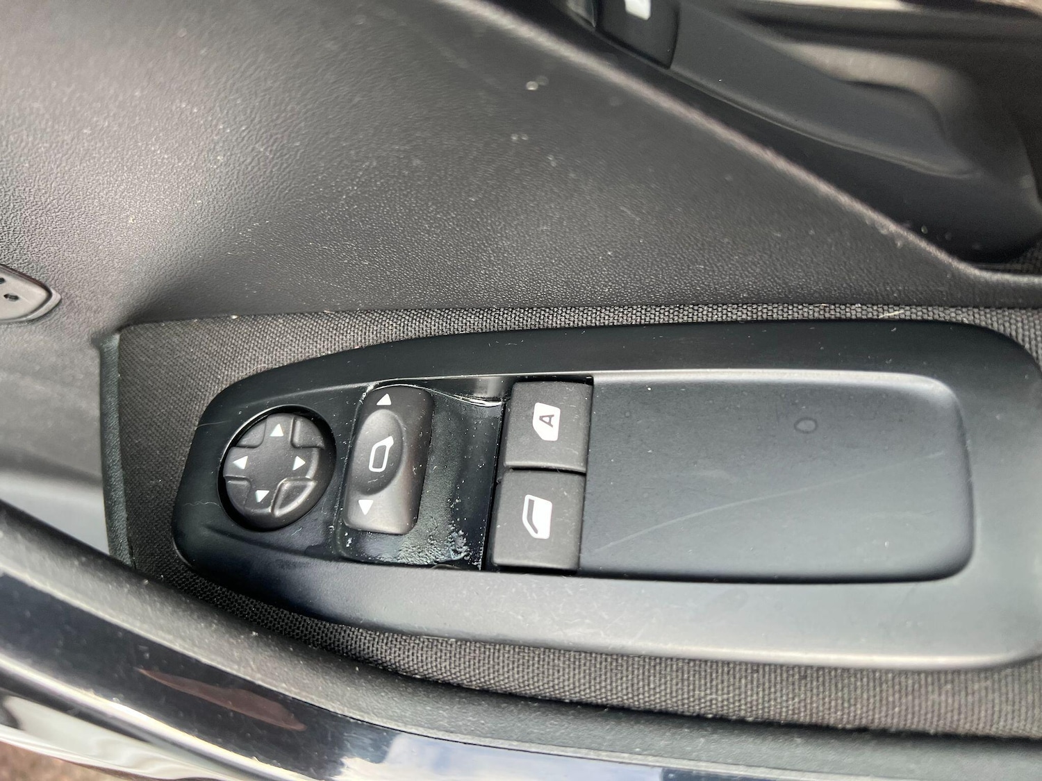 Used Peugeot 208 2017 for sale - 76399252: Photo 28